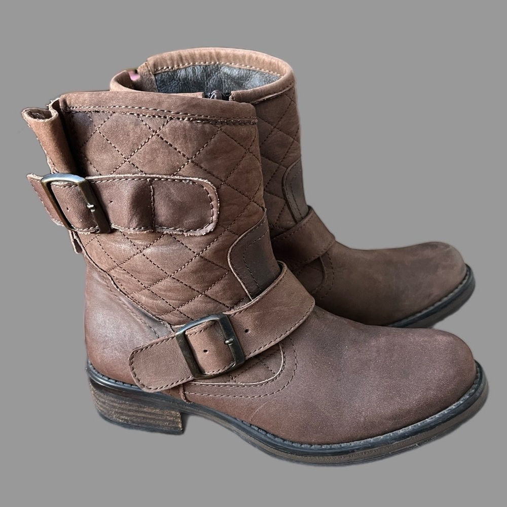 Steve Madden Brown Quilted Buckle Boots